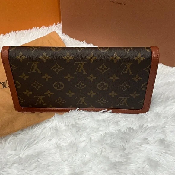 Louis Vuitton Pochette Dame 26 - Picture 3 of 12